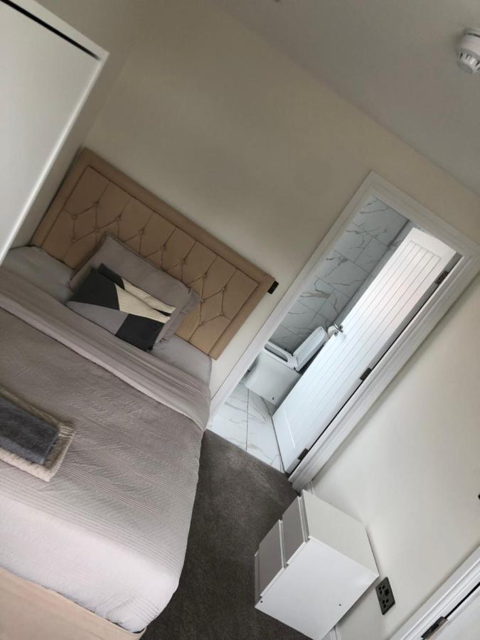 5 Bedroom House In Orpington Exterior foto