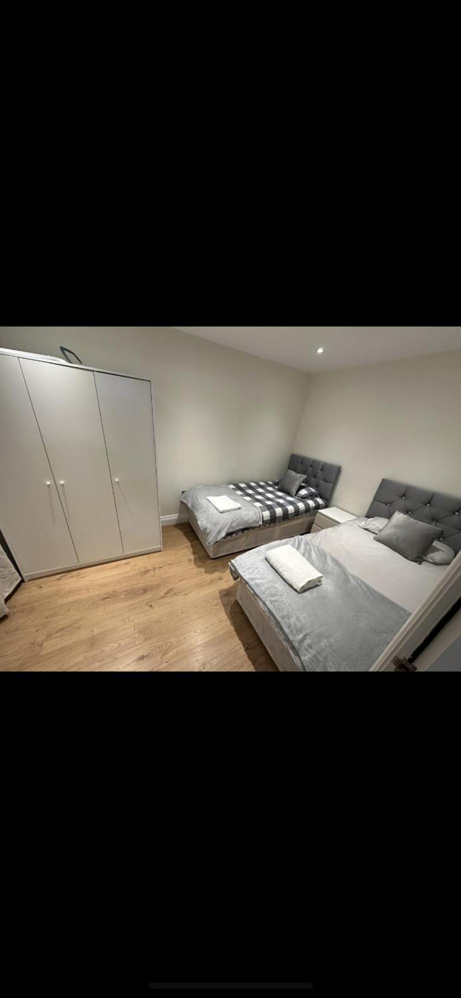 5 Bedroom House In Orpington Exterior foto