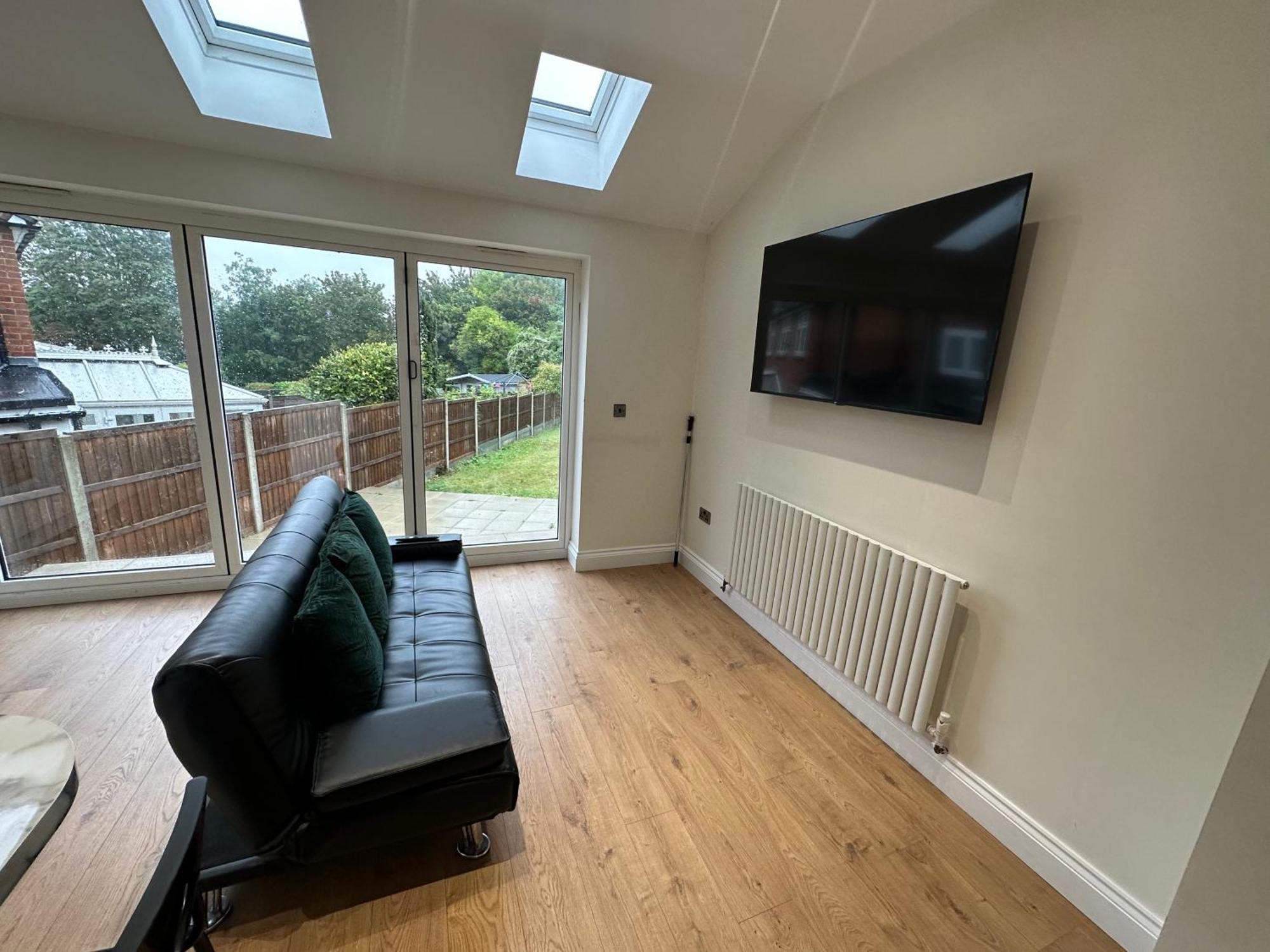 5 Bedroom House In Orpington Exterior foto